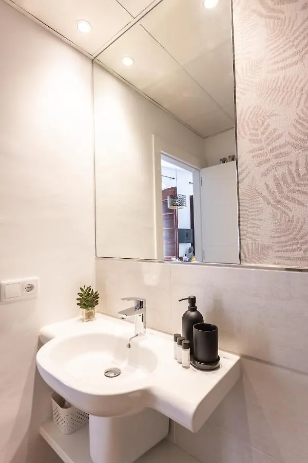 Apartamento-Loft Especeria Black Malaga Apartment